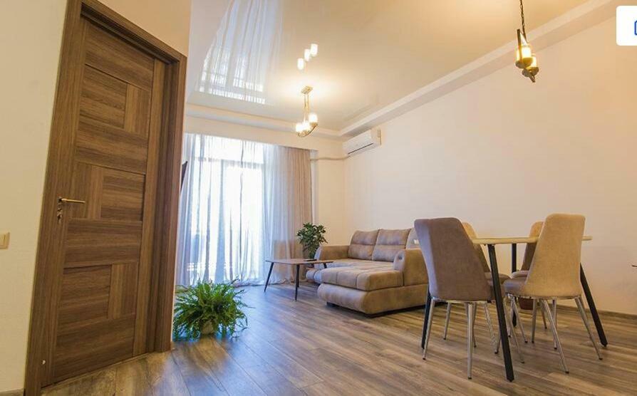 Tikas Home Апартаменты تبليسي المظهر الخارجي الصورة